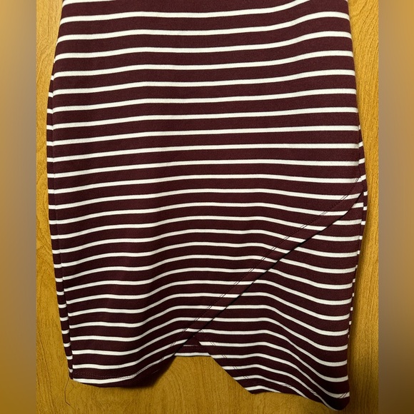 Iris Body Contour Dress With Stripes size medium - Picture 3 of 10